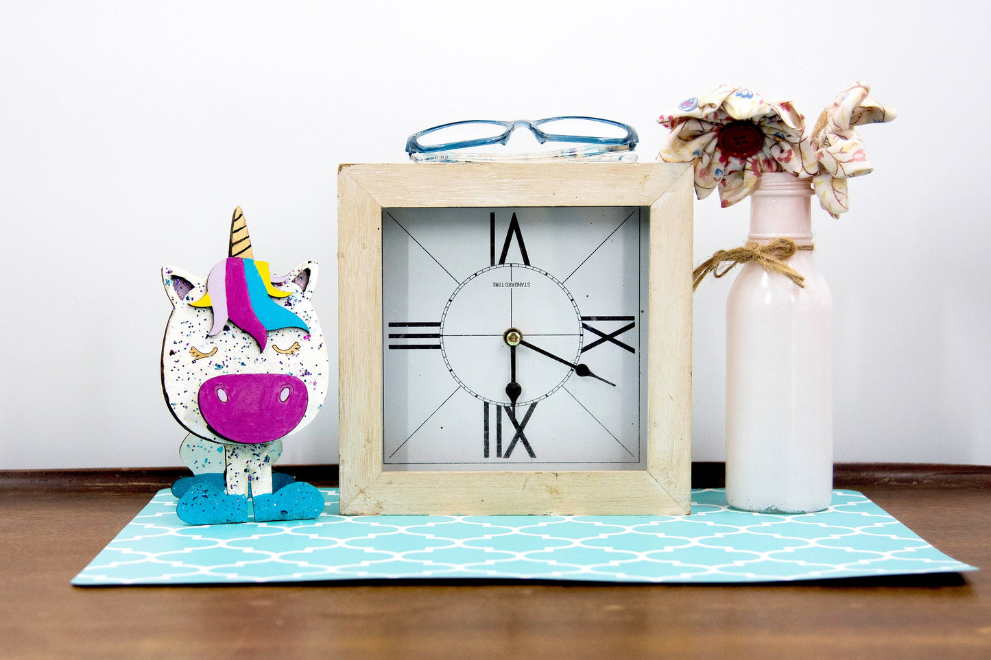 Custom Kids Unicorn decor and glasses holder - Eyeglasses stand