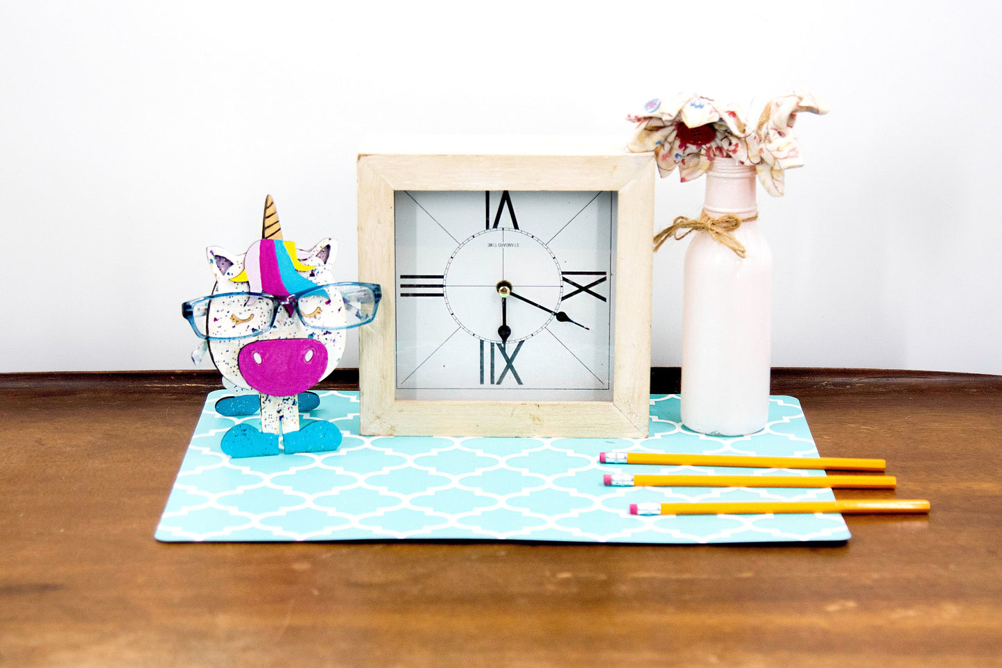 Custom Kids Unicorn decor and glasses holder - Eyeglasses stand