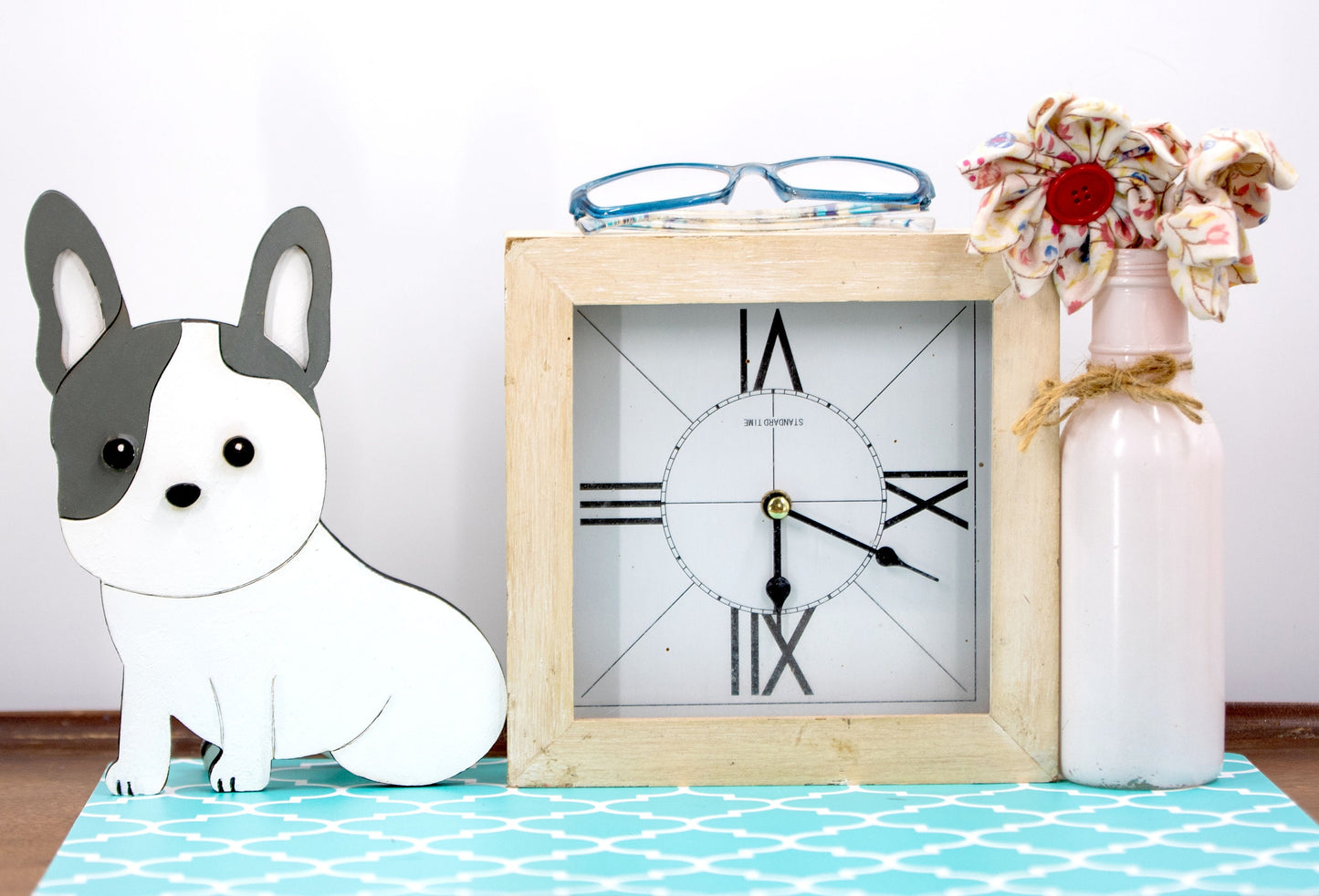 French Bulldog glasses, Wooden glasses holder,  Custom French Bulldog gifts, French Bulldog lover, Wooden French Bulldog, Custom Frenchie